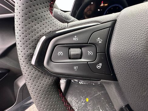 Used 2026 Chevrolet Trax RS FWD image 18