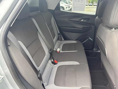 Used 2025 Chevrolet TrailBlazer LT AWD/4WD image 24