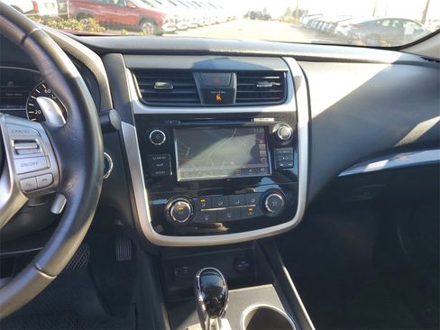 Used 2018 Nissan Altima 2.5 SR w/ SR Midnight Edition image 25
