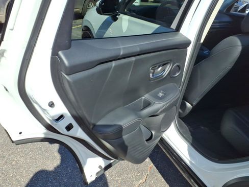 Used 2024 Honda HR-V EX-L image 8