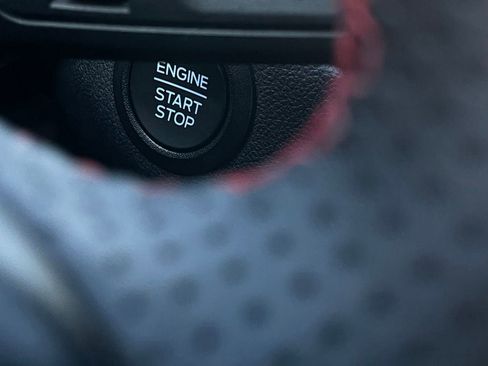 Used 2025 Ford Escape ST-Line FWD image 16