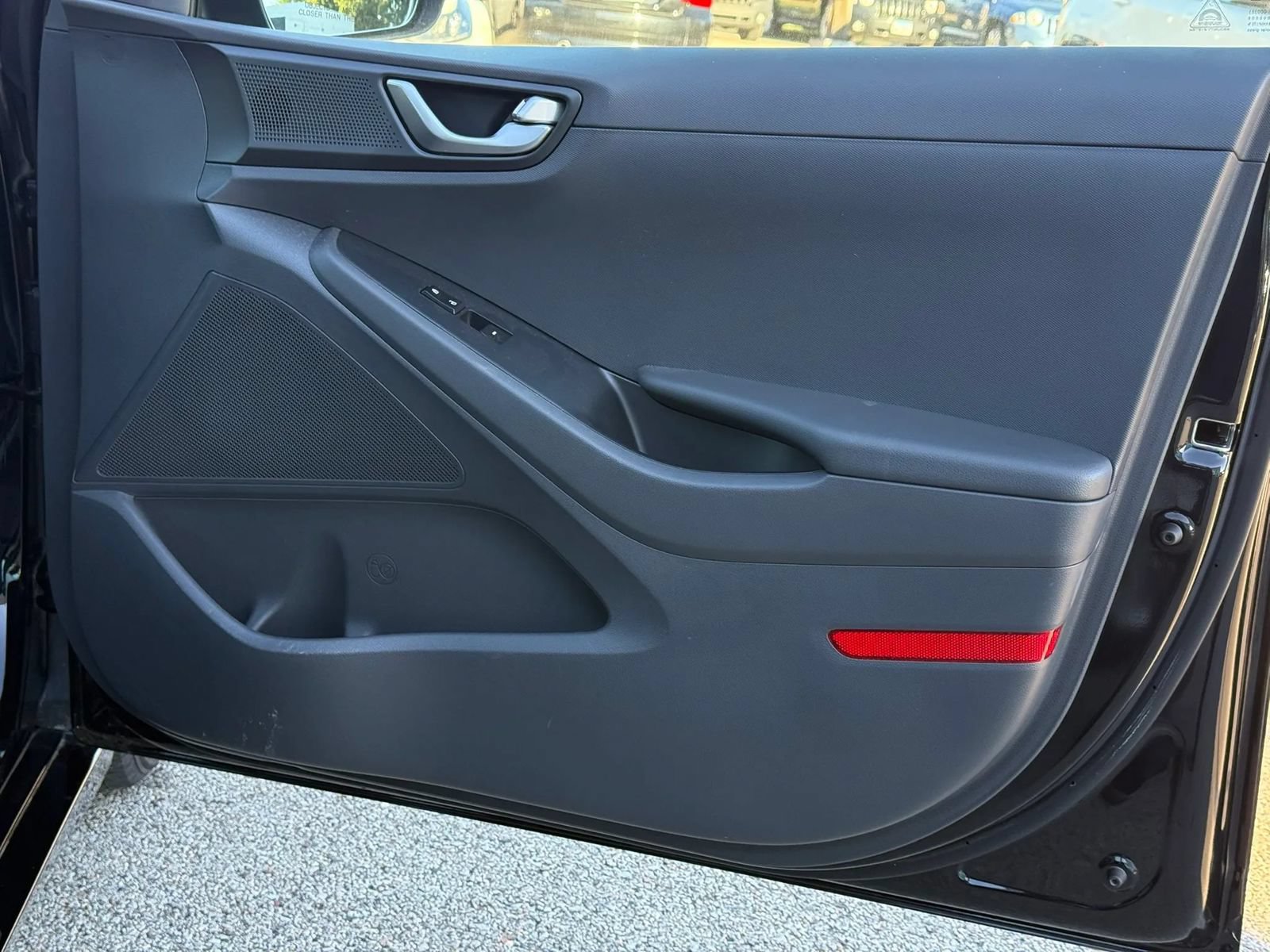Used 2018 Hyundai Ioniq Blue FWD image 26