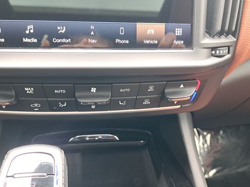 Used 2022 Maserati Levante GT AWD/4WD image 21