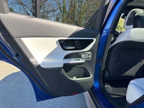 Used 2023 Mercedes-Benz GLC 300 image 24