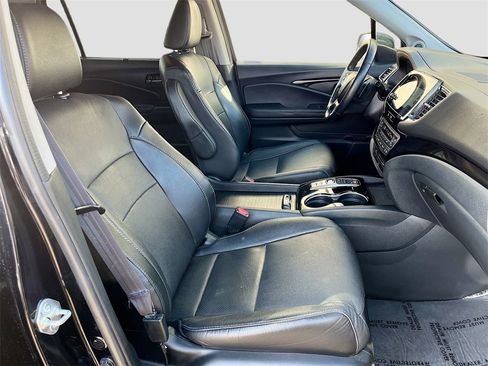 Used 2022 Honda Pilot Elite image 32