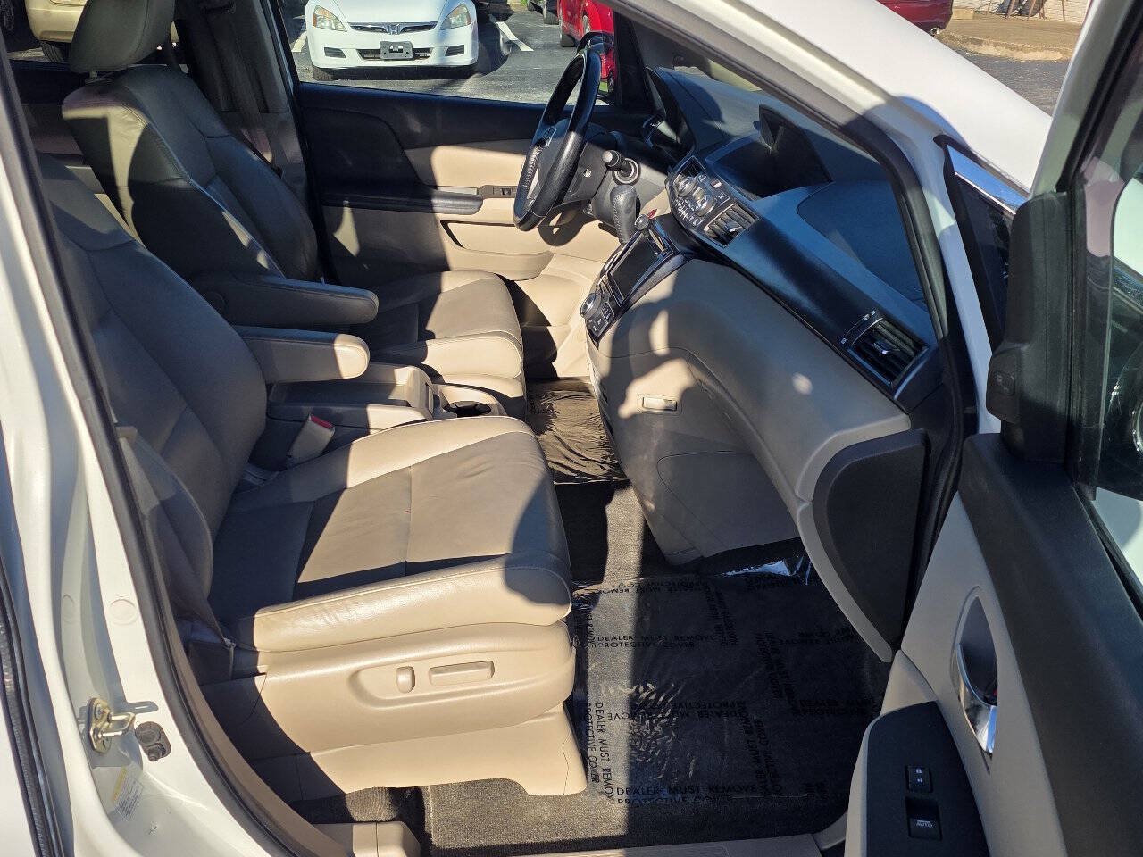 Used 2014 Honda Odyssey Touring Elite image 12