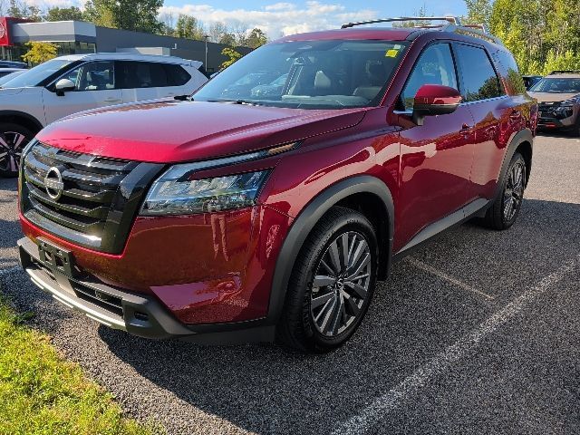 Used 2024 Nissan Pathfinder SL w/ SL Premium Package AWD/4WD image 6