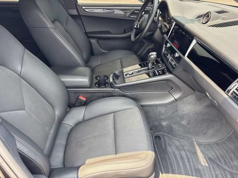 Used 2023 Porsche Macan AWD/4WD image 23