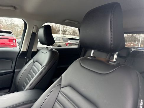 Used 2024 Ford Edge SEL w/ Convenience Package image 18