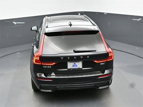 Used 2023 Volvo XC60 B6 Ultimate w/ Protection Package Premier image 48