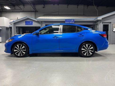 Used 2022 Nissan Sentra SV w/ SV Premium Package FWD image 4