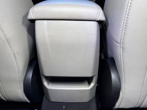 Used 2018 Ford Focus SE FWD image 43