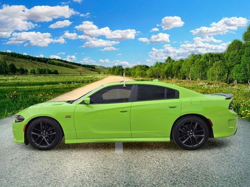 Used 2019 Dodge Charger Scat Pack RWD image 3