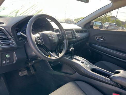 Used 2019 Honda HR-V LX image 25