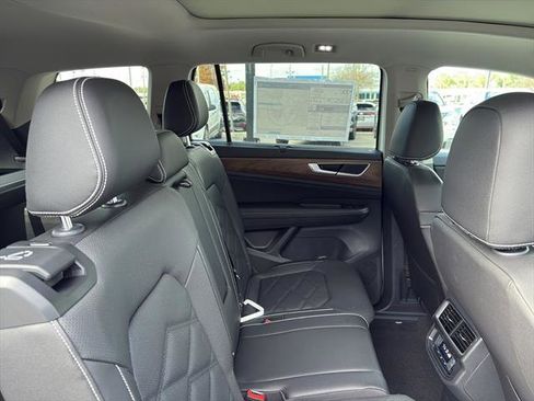 New 2026 Volkswagen Atlas SE image 6