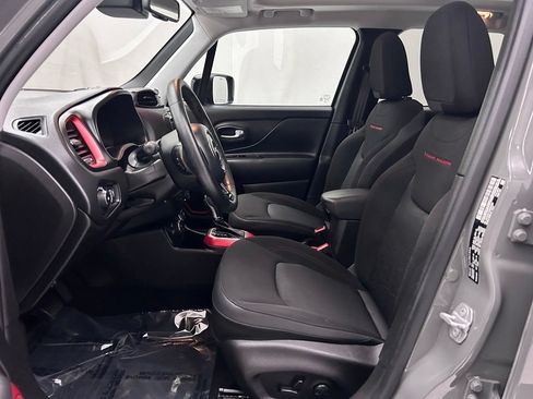 Certified 2022 Jeep Renegade Trailhawk w/ Sun/Sound Group AWD/4WD image 12