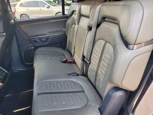 Used 2023 Rivian R1S Adventure AWD/4WD image 28