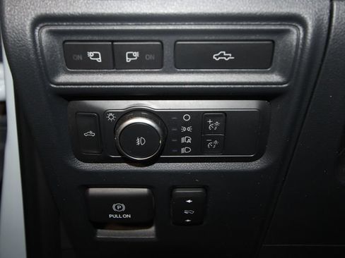 Used 2022 Ford F150 Lariat AWD/4WD image 10