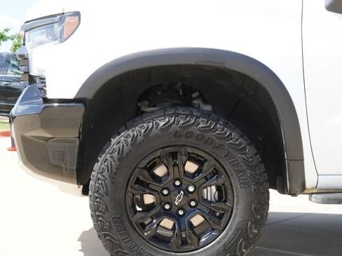 Used 2024 Chevrolet Silverado 1500 ZR2 w/ Technology Package AWD/4WD image 5