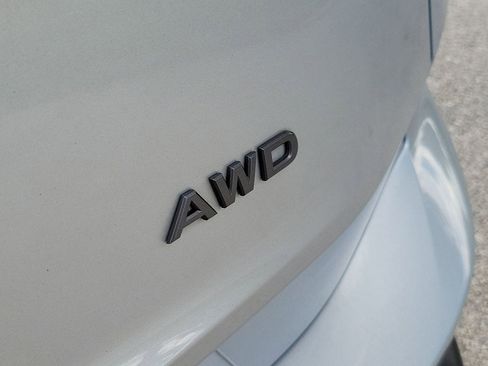 Used 2025 Nissan Rogue SV AWD/4WD image 7