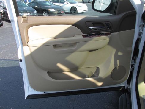 Used 2012 Chevrolet Suburban LTZ AWD/4WD image 9