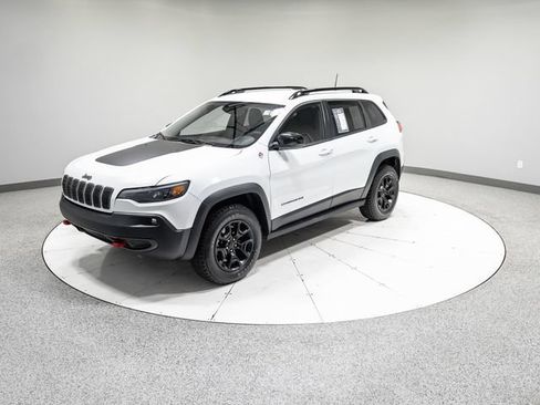 Used 2022 Jeep Cherokee Trailhawk w/ Sound & Nav Group AWD/4WD image 37