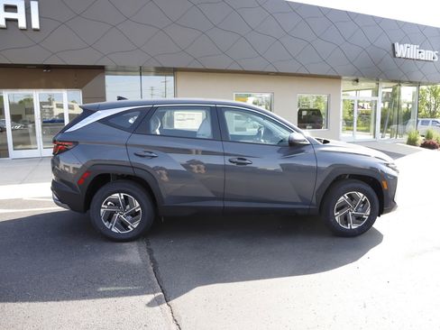 New 2026 Hyundai Tucson Blue SE w/ Tow & Go Package AWD/4WD image 2