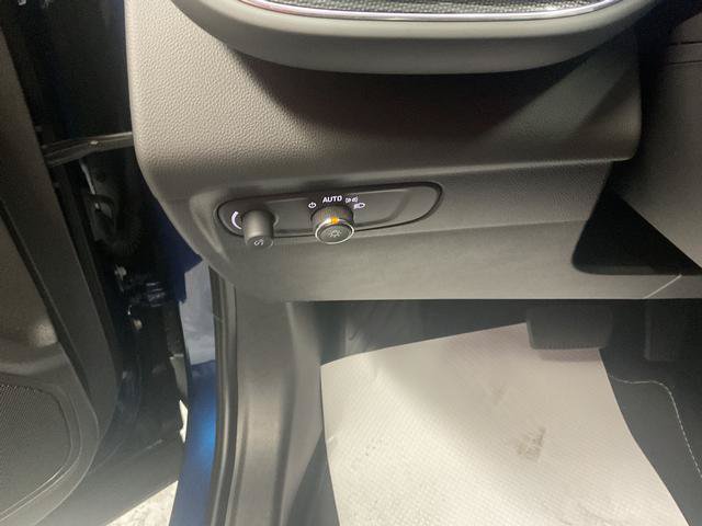 Used 2023 Buick Envision Essence FWD image 12