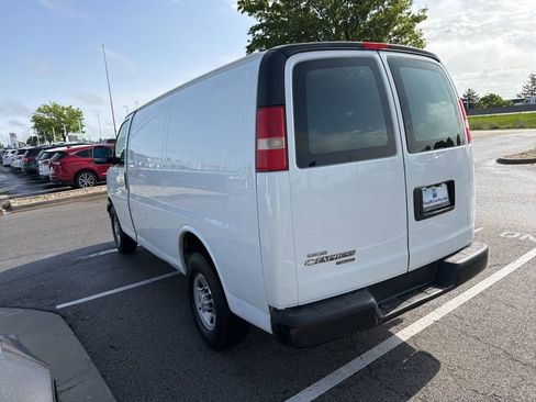 Used 2015 Chevrolet Express 2500 RWD image 5