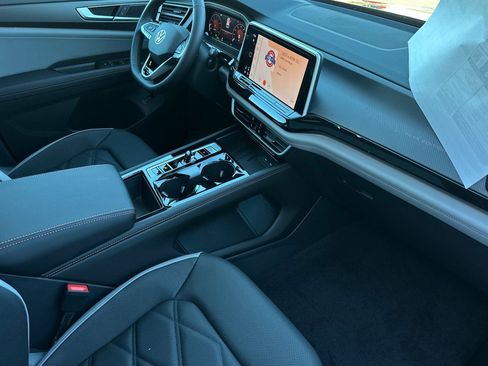 New 2026 Volkswagen Atlas Peak Edition image 17