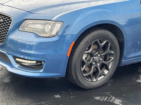 Used 2022 Chrysler 300 Touring L w/ Popular Equipment Group AWD/4WD image 9