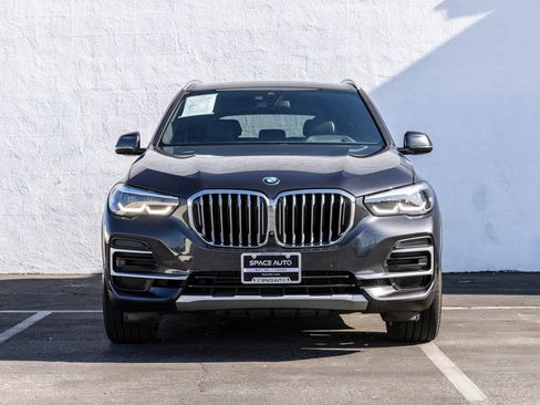 Used 2023 BMW X5 xDrive40i w/ Premium Package AWD/4WD image 2