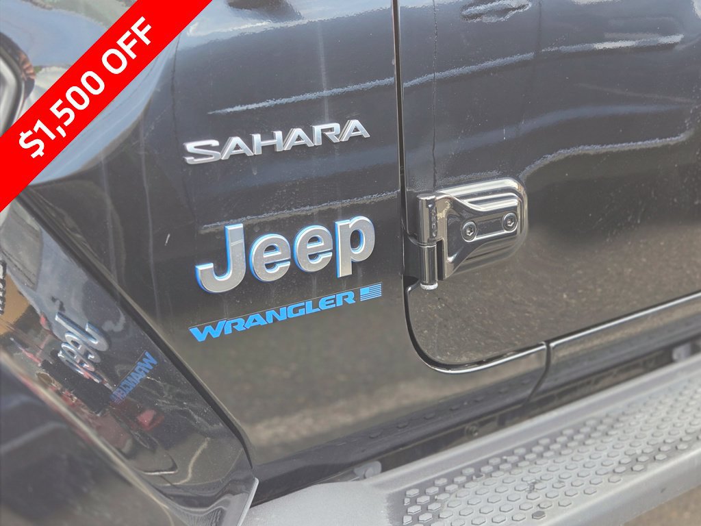 Used 2023 Jeep Wrangler Unlimited Sahara w/ Cold Weather Group AWD/4WD image 14
