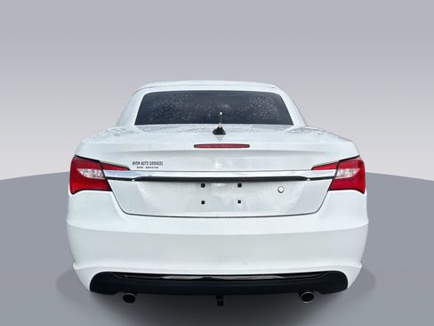 Used 2012 Chrysler 200 S image 4