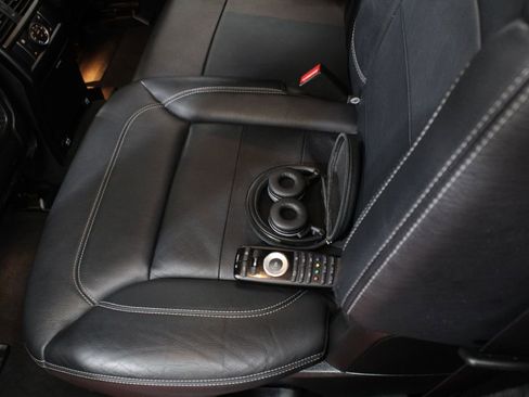 Used 2015 Mercedes-Benz GL 550 4MATIC image 27