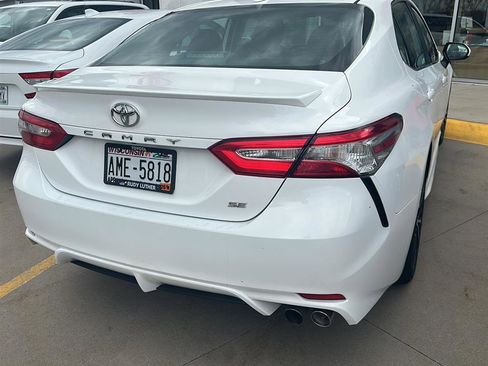 Used 2020 Toyota Camry SE FWD image 13