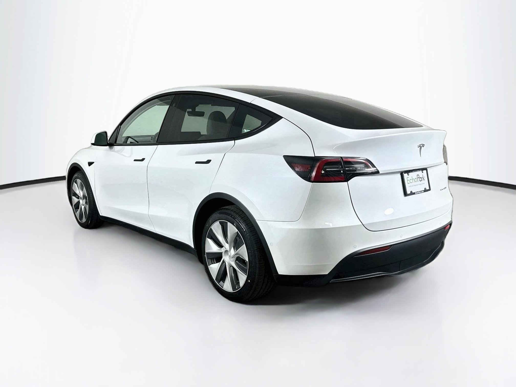 Used 2022 Tesla Model Y Long Range AWD/4WD image 5