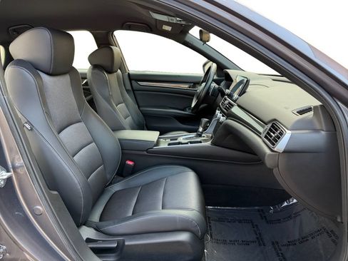 Used 2018 Honda Accord Sport image 18