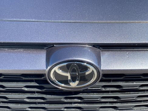 Used 2020 Toyota RAV4 XLE Premium AWD/4WD image 21