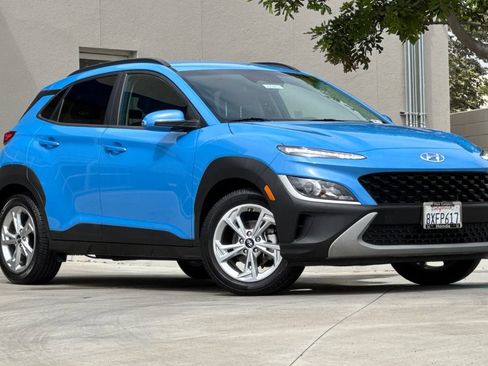 Used 2022 Hyundai Kona SEL FWD image 2