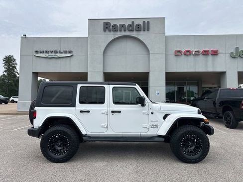 Used 2020 Jeep Wrangler Unlimited Sahara AWD/4WD image 6