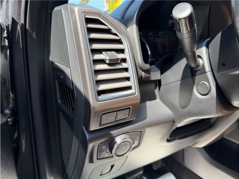 Used 2016 Ford F150 Limited RWD image 37