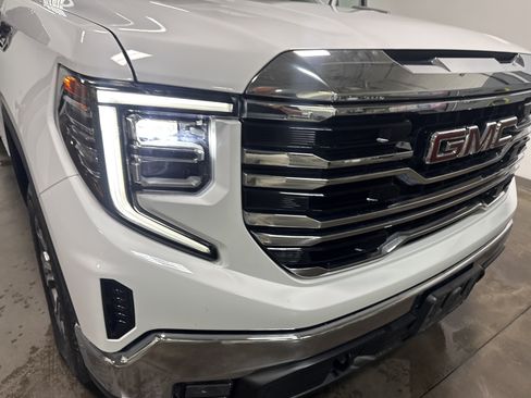 Used 2025 GMC Sierra 1500 SLT AWD/4WD image 44
