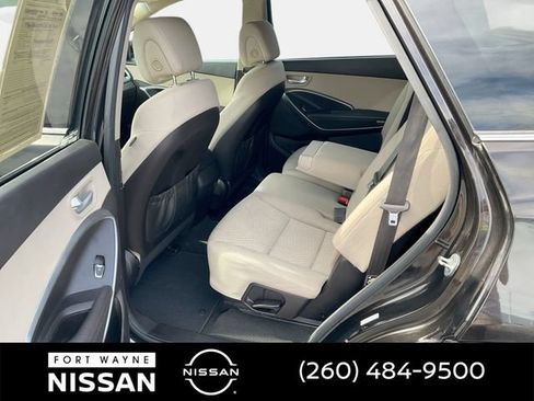 Used 2017 Hyundai Santa Fe SE AWD/4WD image 13