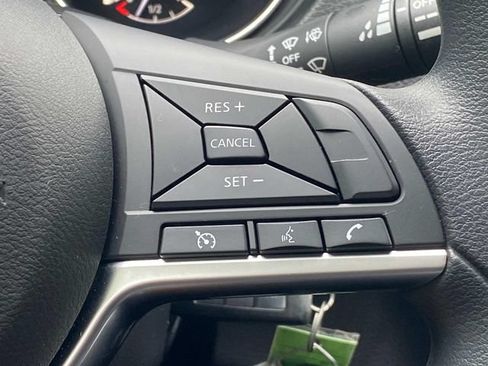 Used 2020 Nissan Rogue S FWD image 21