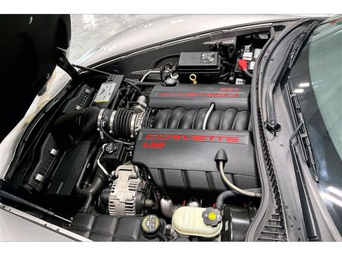 Used 2007 Chevrolet Corvette Coupe w/ Preferred Equipment Group RWD image 11