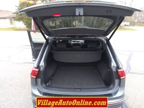 Used 2023 Volkswagen Tiguan SEL R-Line image 28