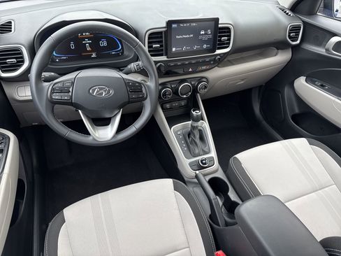 Certified 2024 Hyundai Venue SEL image 15