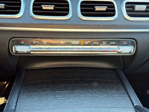 Used 2022 Mercedes-Benz GLE 350 4MATIC w/ 3rd Row Seat Package image 17