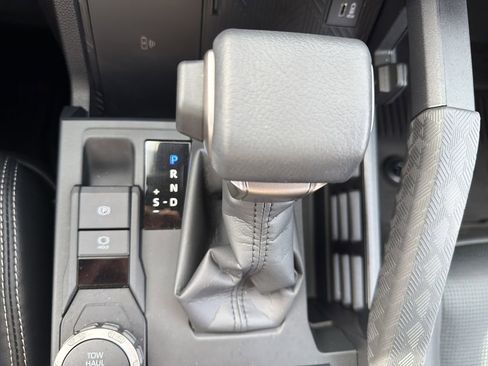 Used 2025 Toyota 4Runner Limited image 35